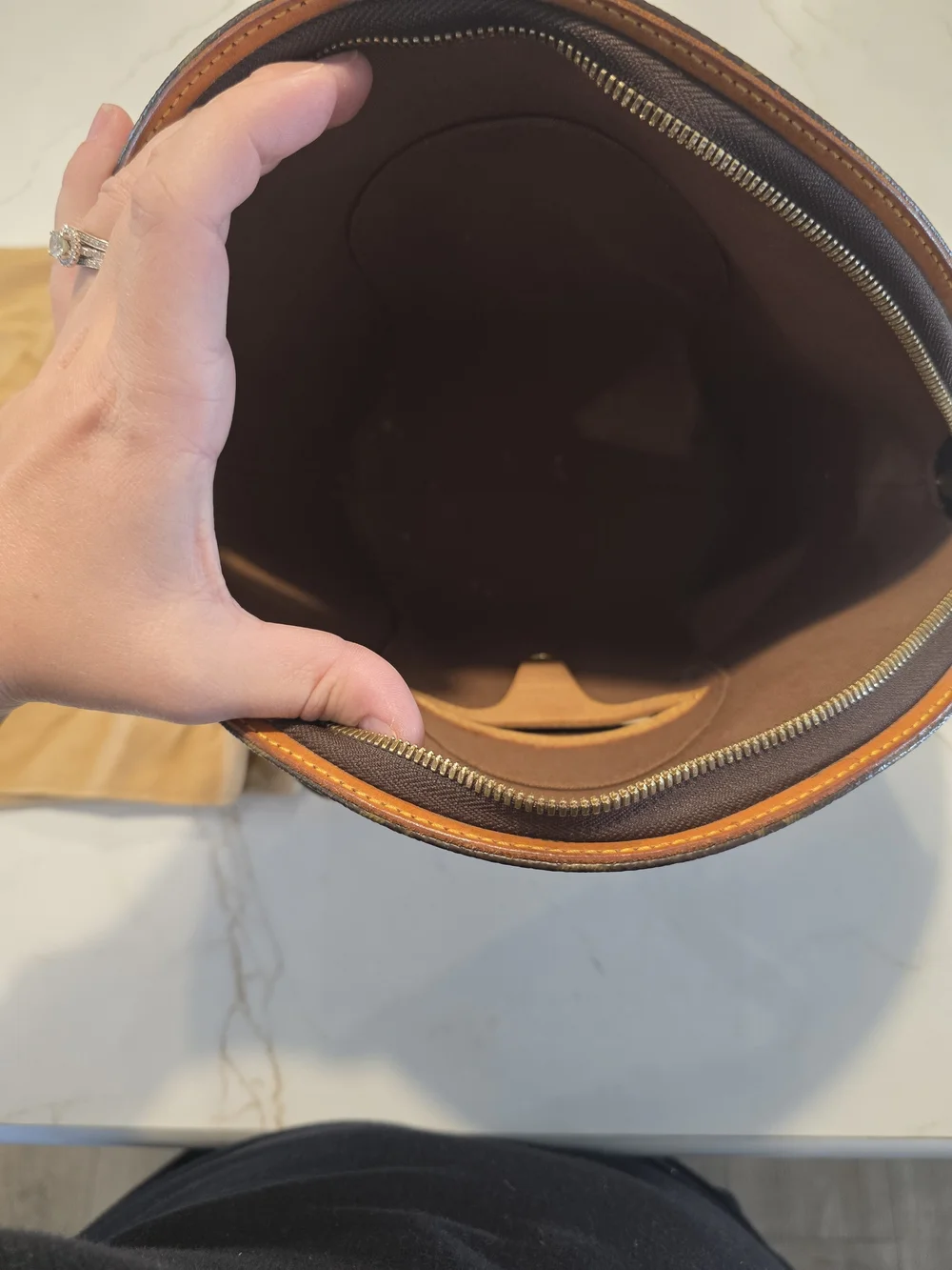 Louis Vuitton Monogram Canvas Round Handbag in Brown